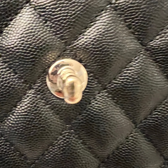 Medium Chanel with handle caviar leather - Picture 6 of 16